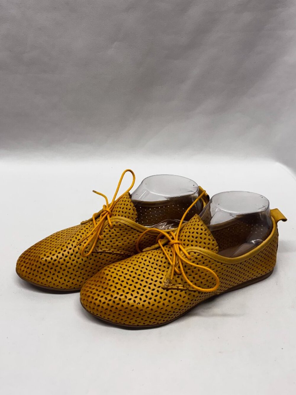 MIZ MOOZ WOMEN'S PERFORETED LEATHER FLATS LACE UP OCHRE 37EU / 7US # T- 217